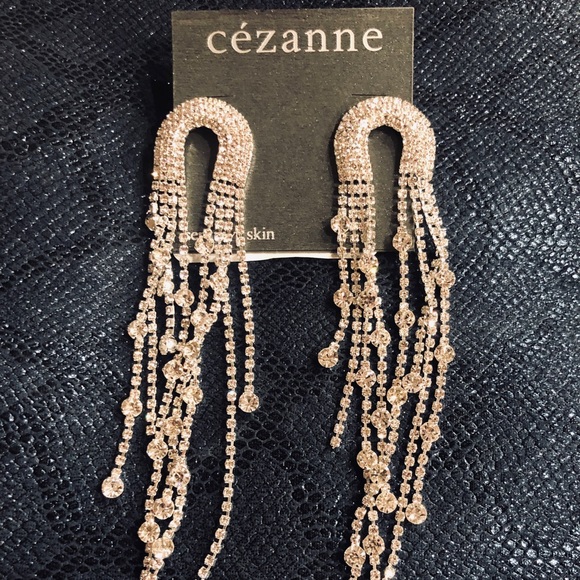 ✨NWT✨ Cézanne Crystal Rainbow Chandelier Earrings - Picture 2 of 5